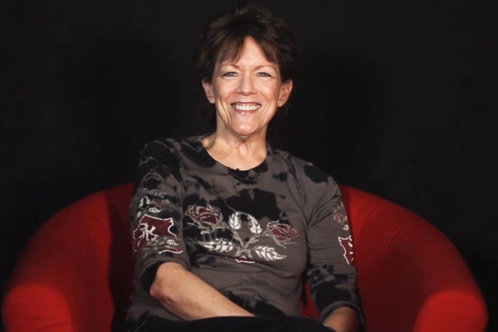 Meet the woman behind the voice of Siri GeekLift